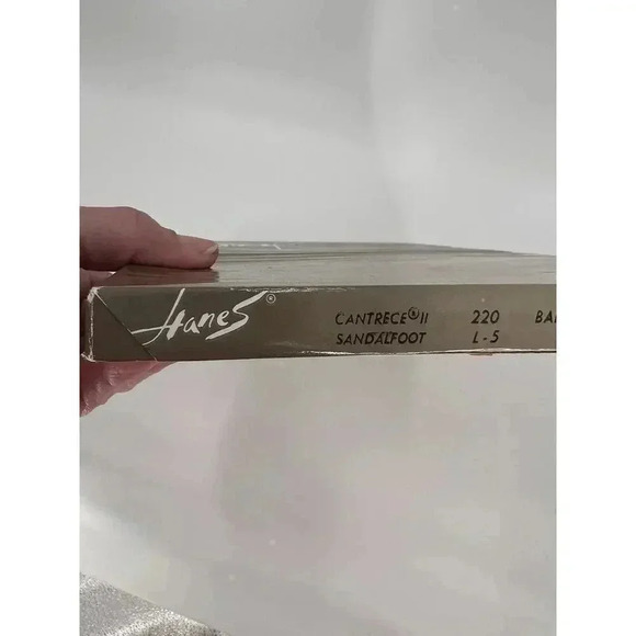 NEW VINTAGE 1978 HANES HOSIERY CANTRECE II BARELY THERE SANDALFOOT 220 L-5 - Picture 6 of 11
